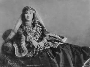 Армянка из Шемахи. Армяне. Фотограф Ф. Орден.1897 г.
