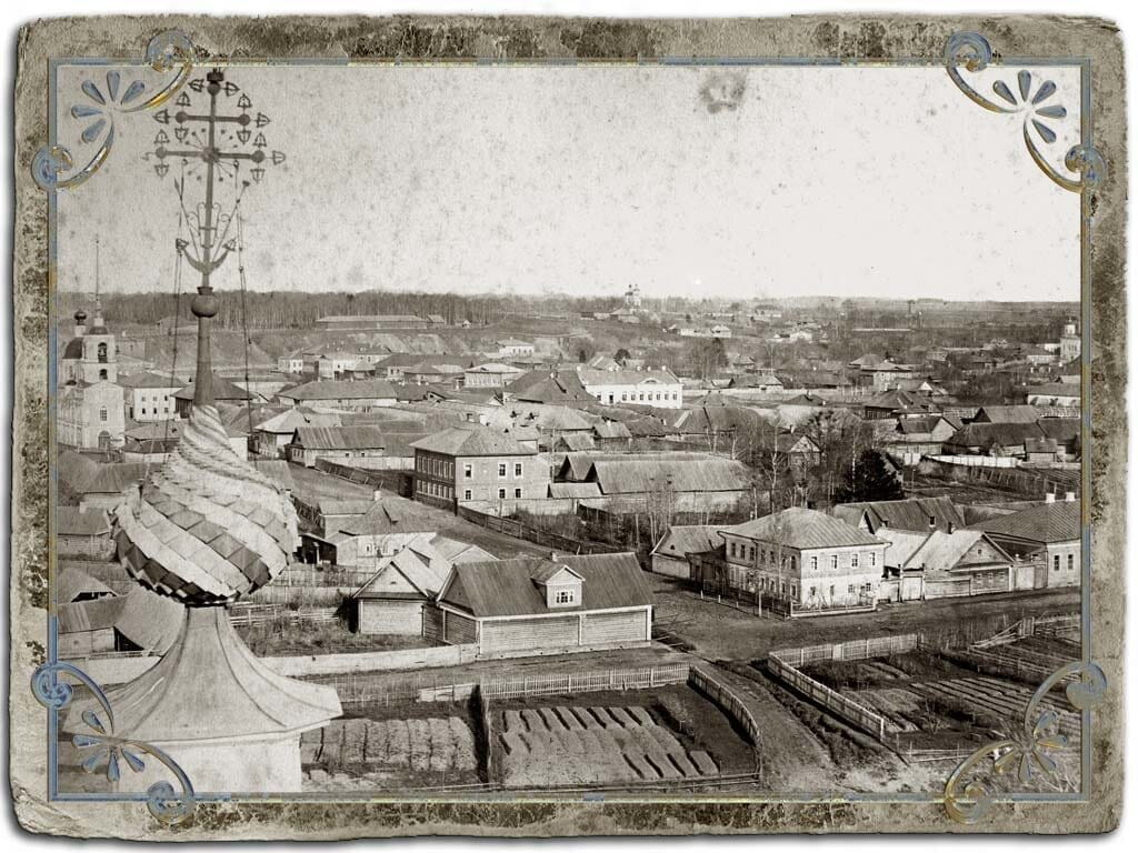 Вид с колокольни Крестознаменской церкви на восточную часть города, 1880 год.