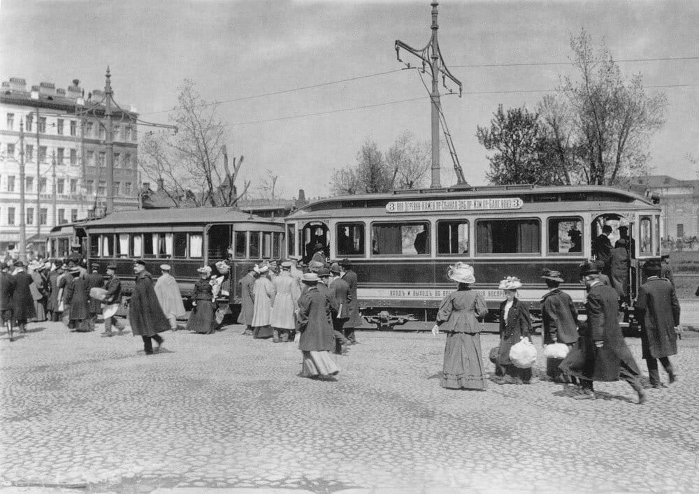 Петербургский трамвай у Балтийского вокзала.Фотоателье Буллы. 1908 г.