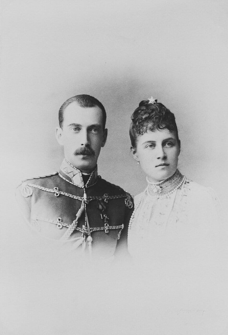 Великий князь Павел Александрович и его жена, великая княгиня Александра Георгиевна, старшая дочь короля Греции. 1889 г.