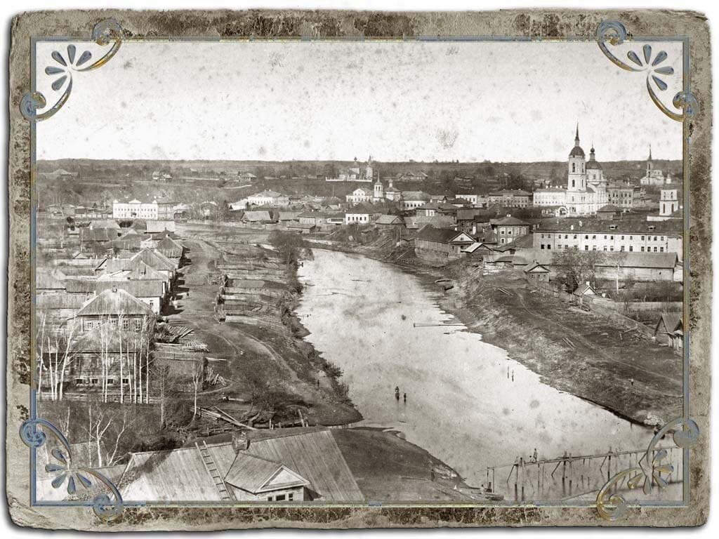 Вид с колокольни Крестознаменской церкви на северную часть города, 1880 год.