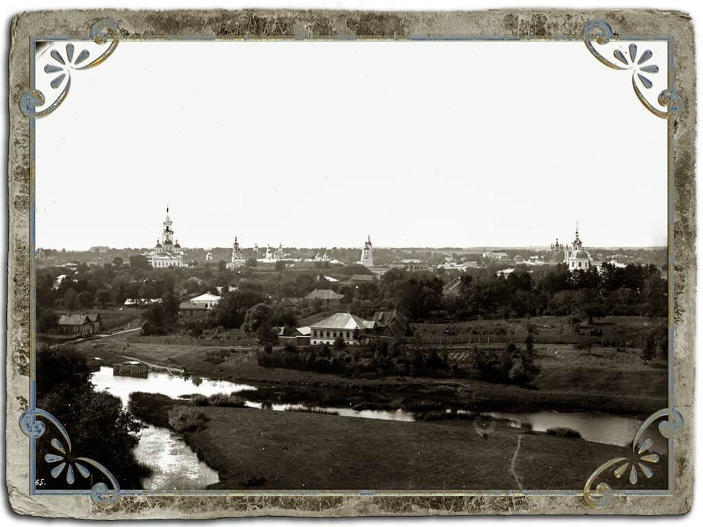 Вид на город с колокольни Введенской церкви