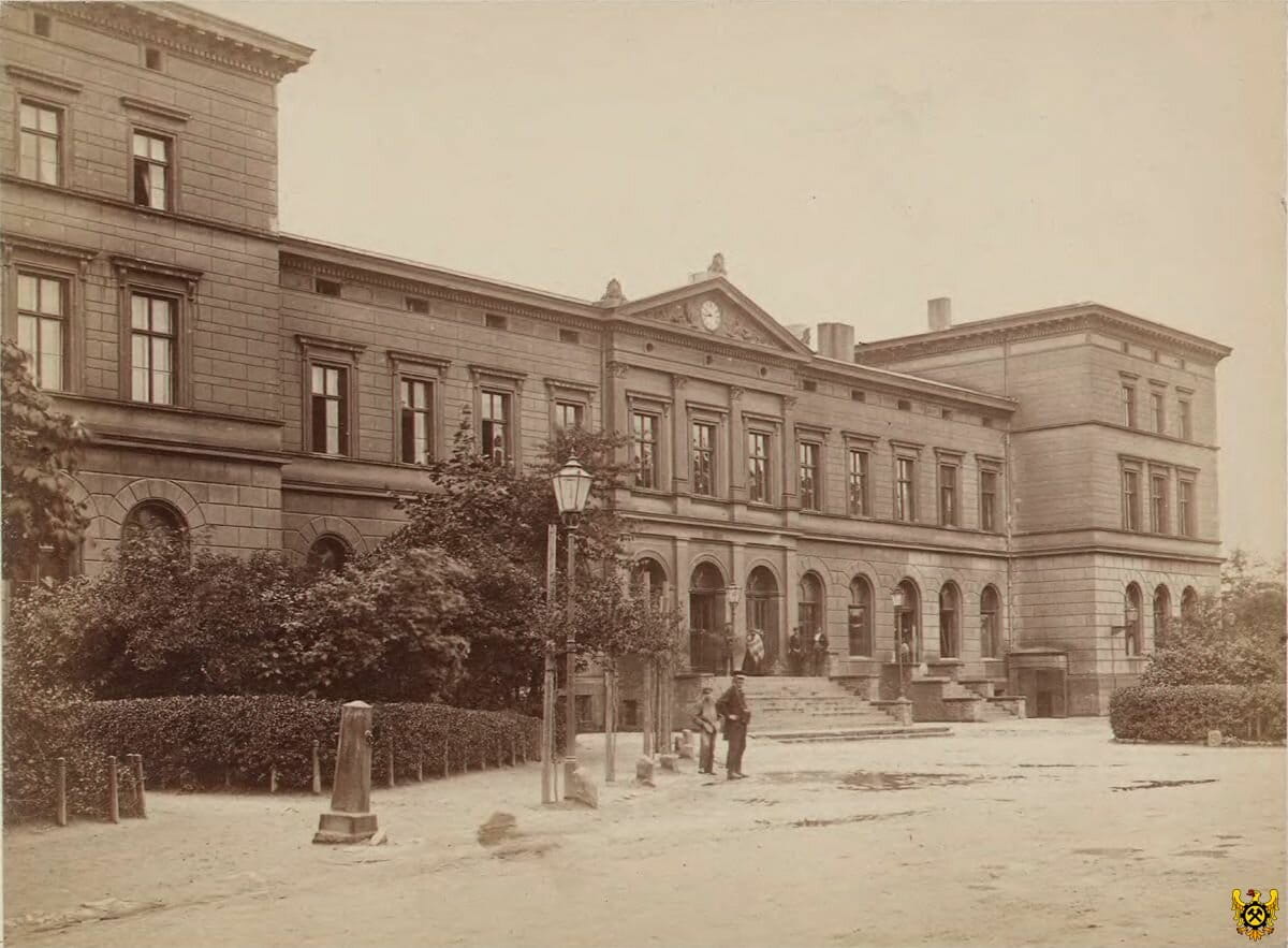 Старый вокзал. 1871