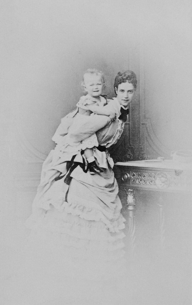 Марии Федоровна с сыном Николаем Александровичем.1870 г