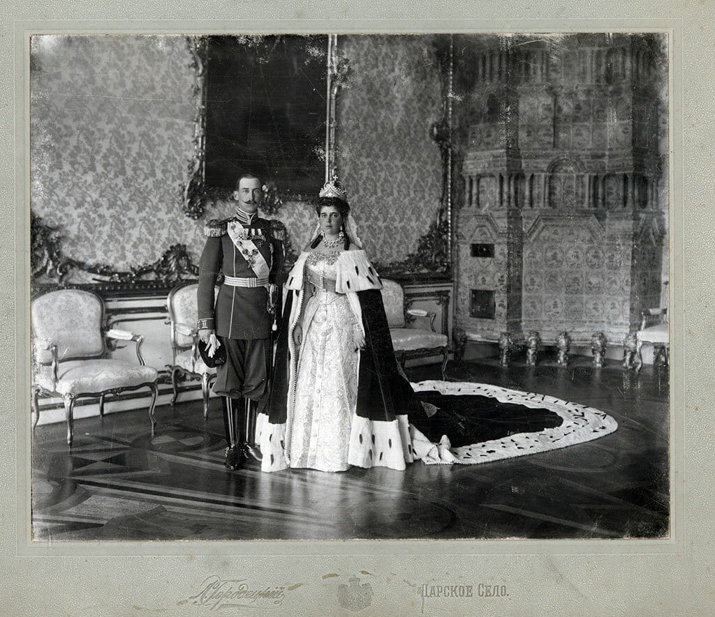 Великая княжна Елена Владимировна и принц Николай Греческий в день бракосочетания