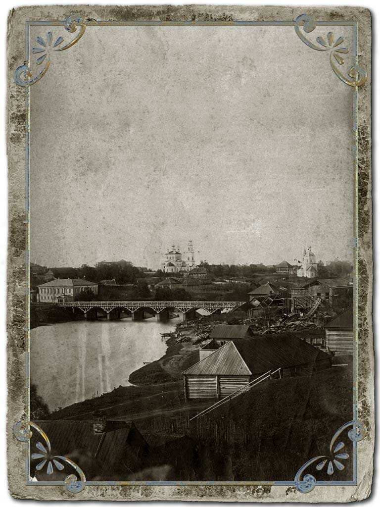 Вид на Кашинку и Московский мост от Воскресенского собора, 1890-е