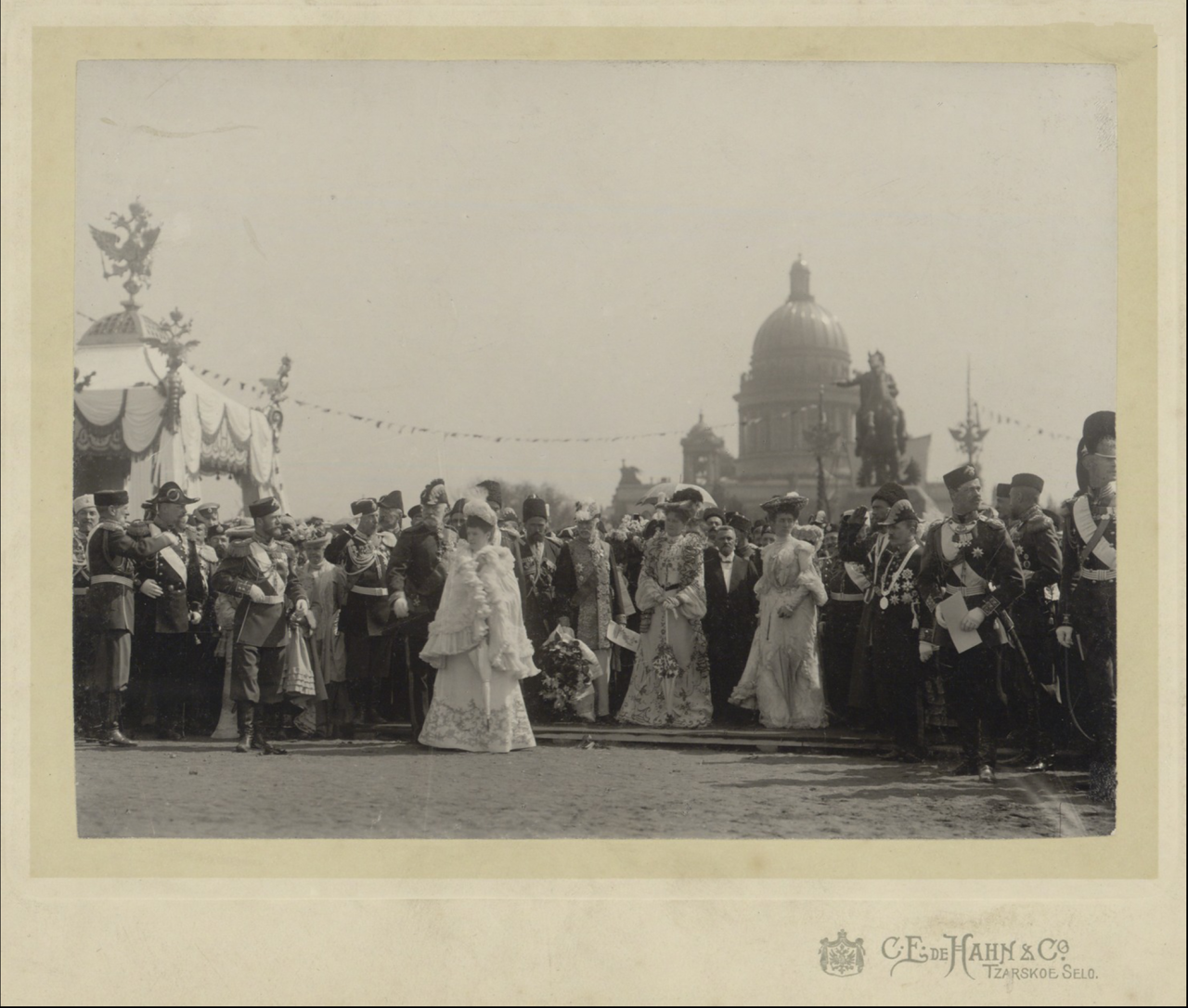 Николай II и Александра Федоровна в день празднования 200-летия Санкт-Петербурга. 1903