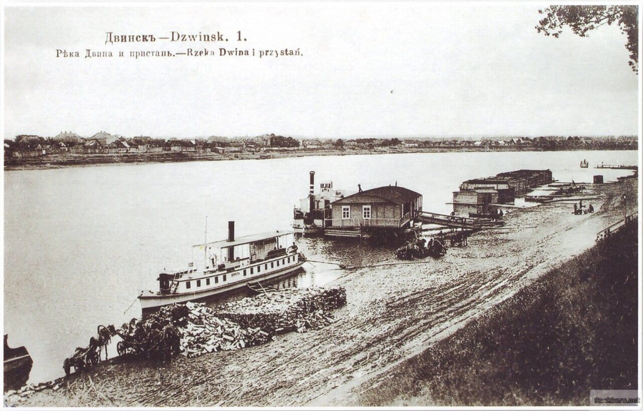Река Двина и пристань