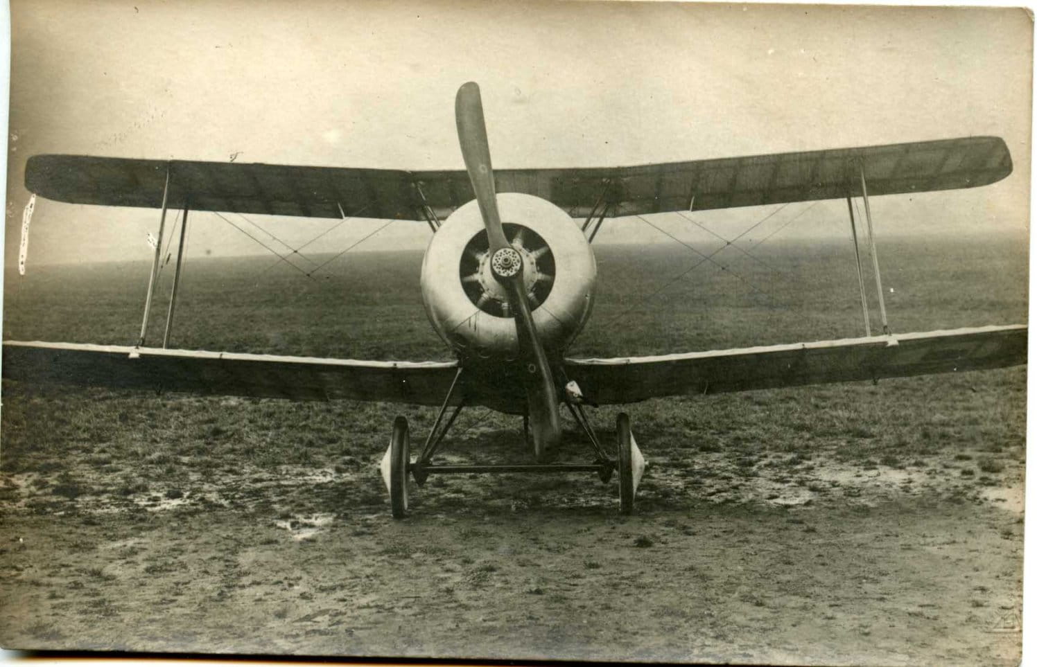 Первые самолеты советского союза. Монопланы первой мировой. Nieuport 17 ВВС Российской империи. Самолет первой мировой моноплан. 1914 Г 1 мировая Ньюпор.