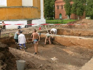 Археологические раскопки на территории кремля в Угличе